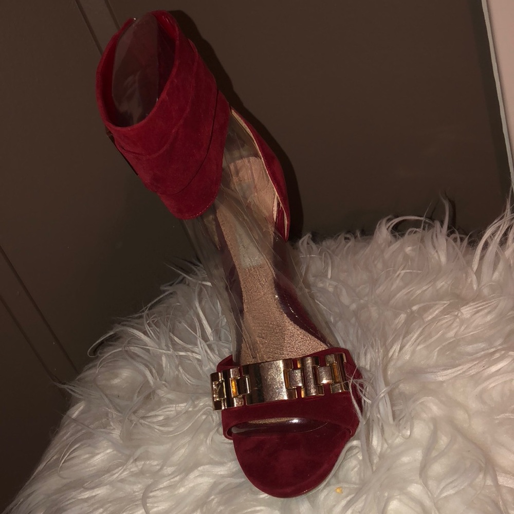 Red heels - Picture 2 of 4